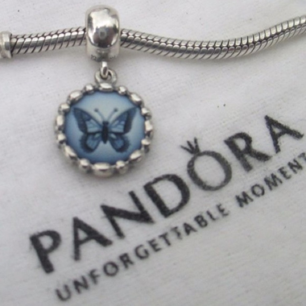 🦋Limited Edition Pandora Agate Butterfly Cameo